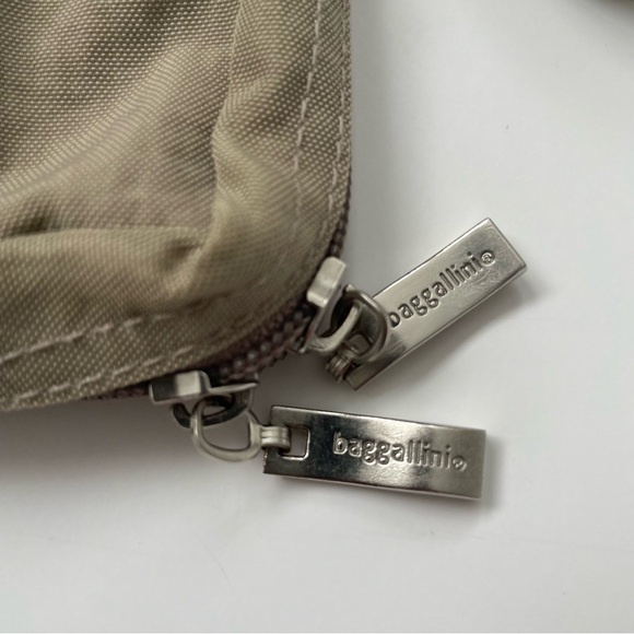 Baggallini Tan Crossbody Bag 2 Way StrapTravel - Picture 3 of 13